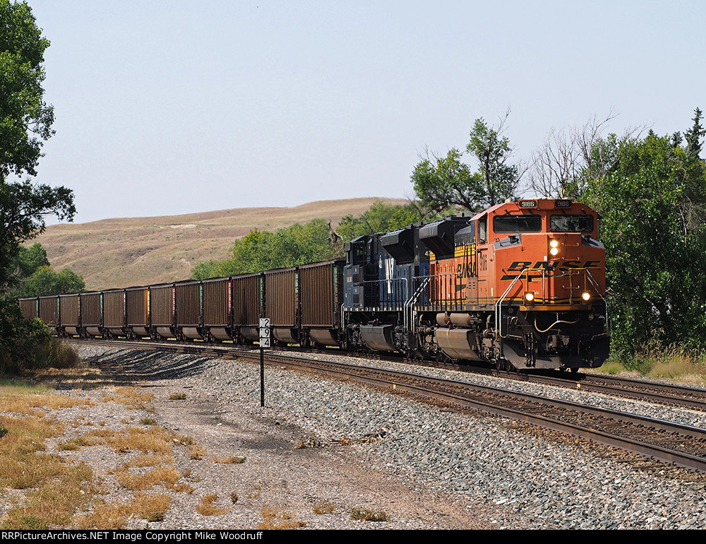 BNSF 9186